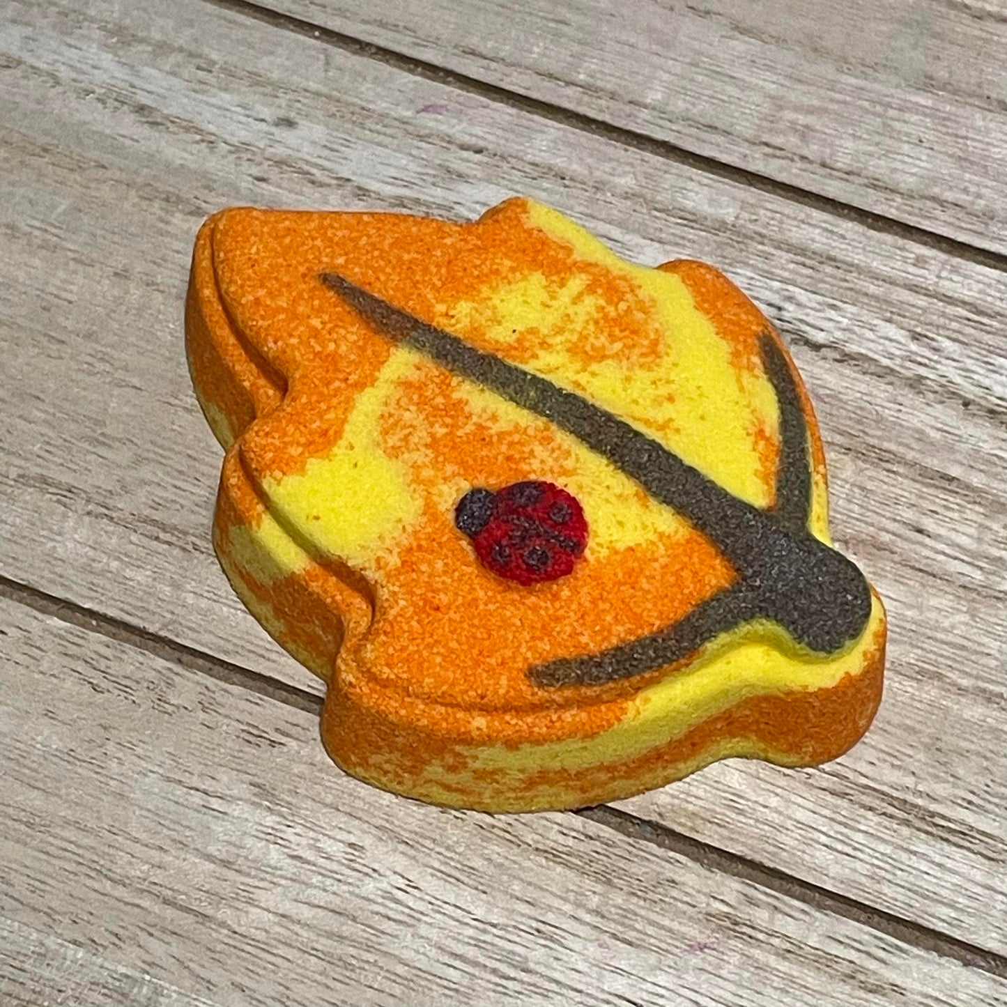 Leaf with Ladybug Hybrid Mold
