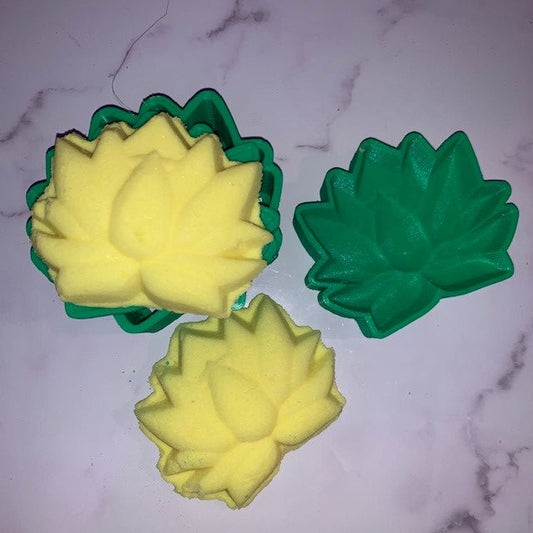 Lotus Bath Bomb Hand Mold