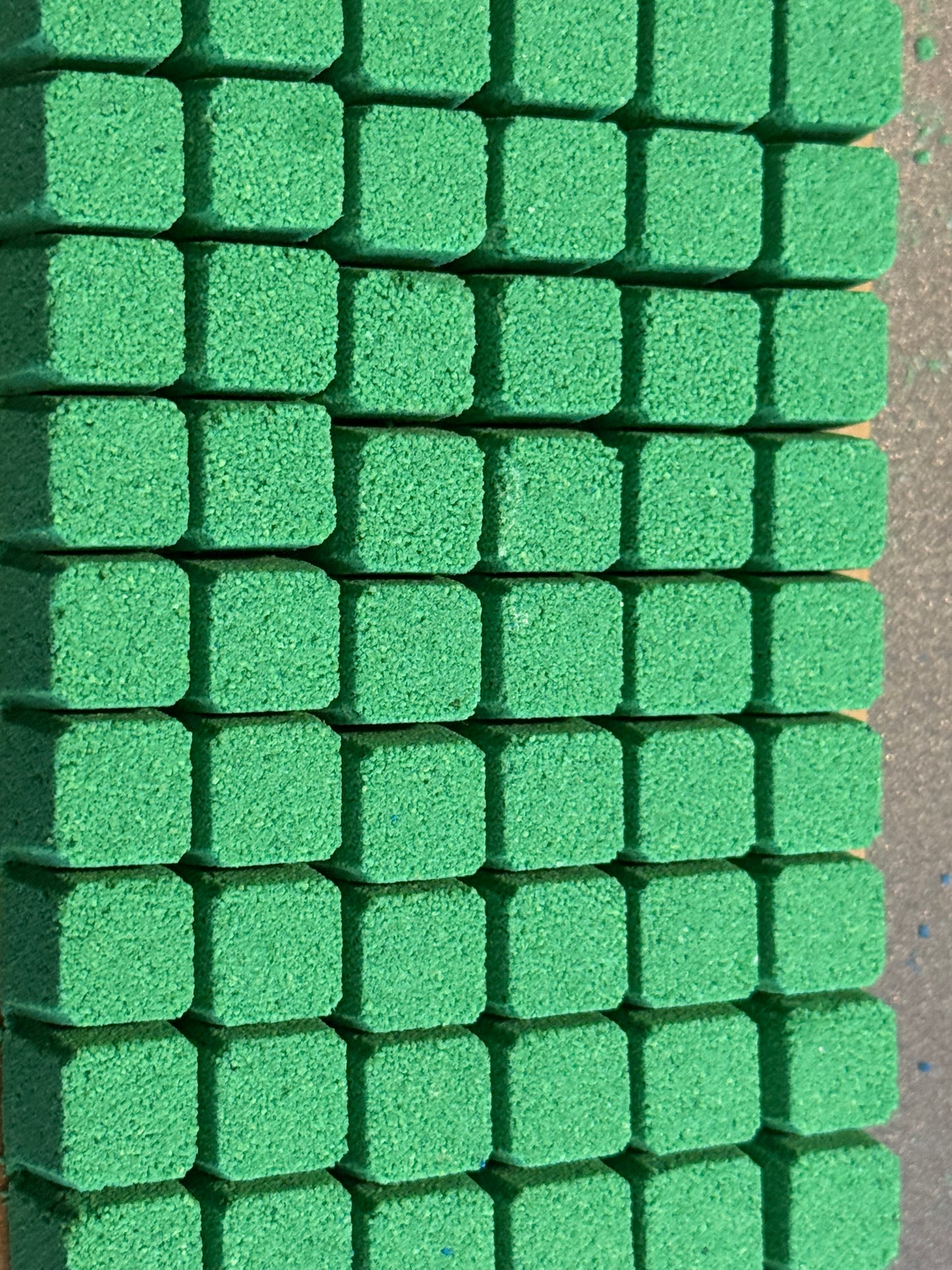 Single - Colour Cubes - Mini Bath Bomb