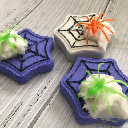 Spiderweb Mini Bath Bomb Hand Mold