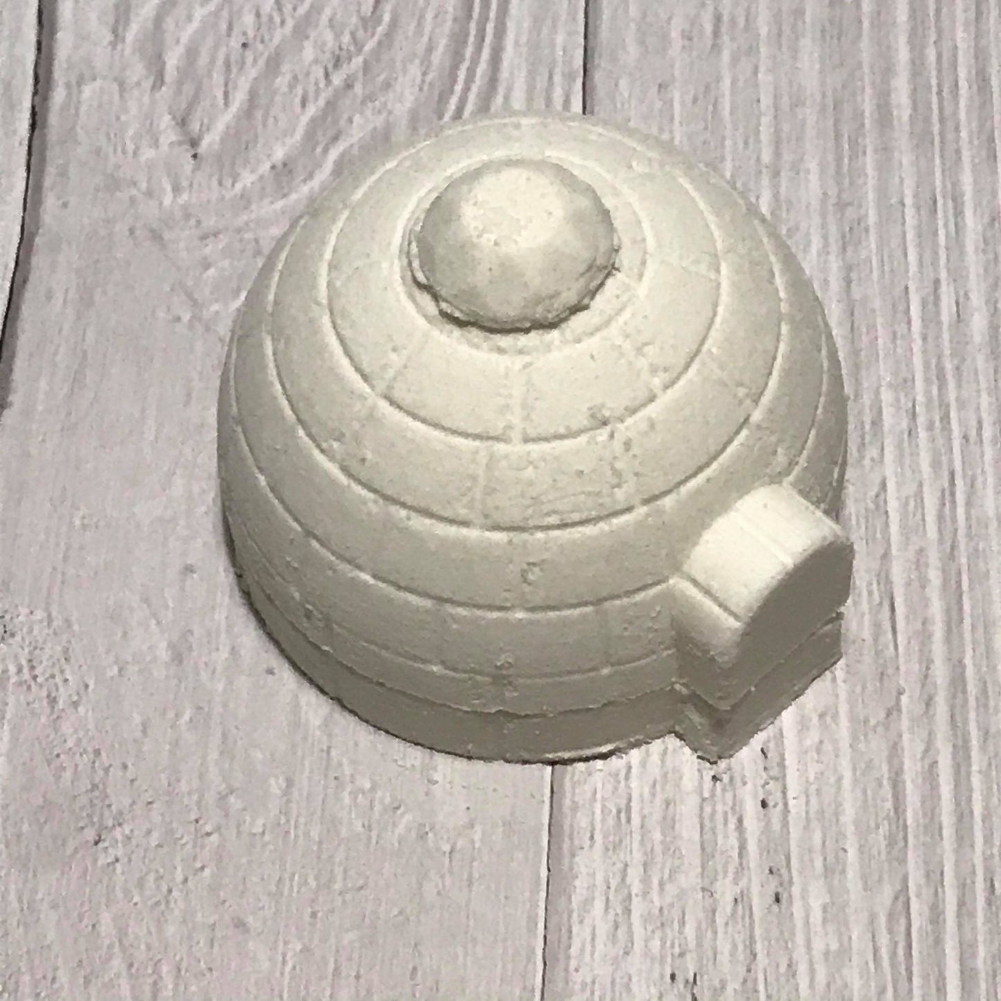 Igloo Bombshell Bath Bomb Hand Mold