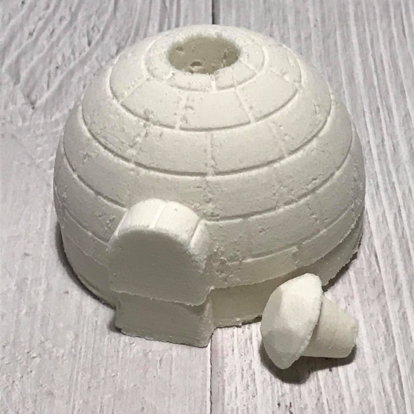 Igloo Bombshell Bath Bomb Hand Mold