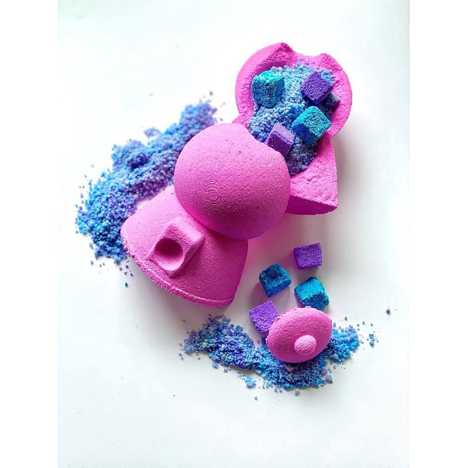 Gumball Machine Bombshell Bath Bomb Hand Mold