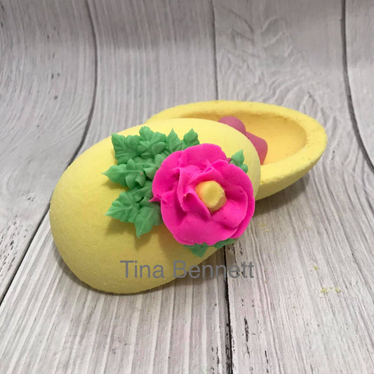 Egg Bombshell Bath Bomb Hand Mold