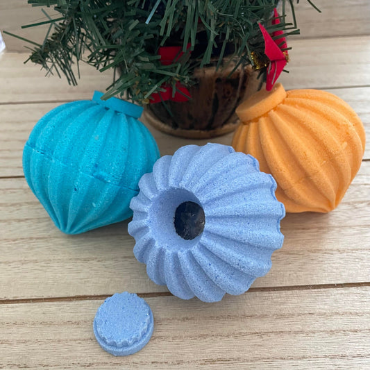 Christmas Ornament Bombshell Bath Bomb Hand Mold