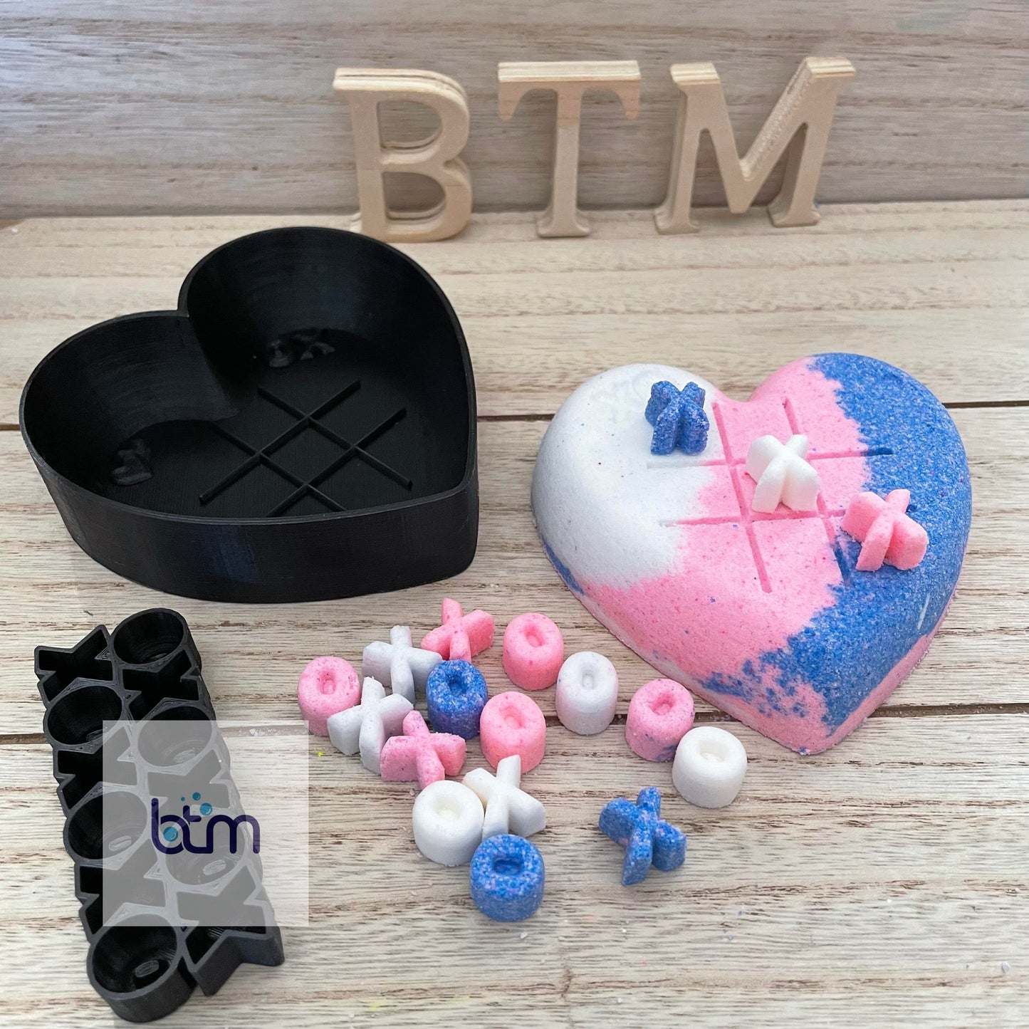 Tic-Tac-Toe Heart Hybrid Mold