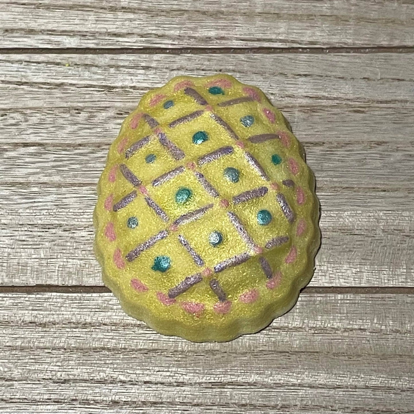 Patterned Egg Hybrid Mold