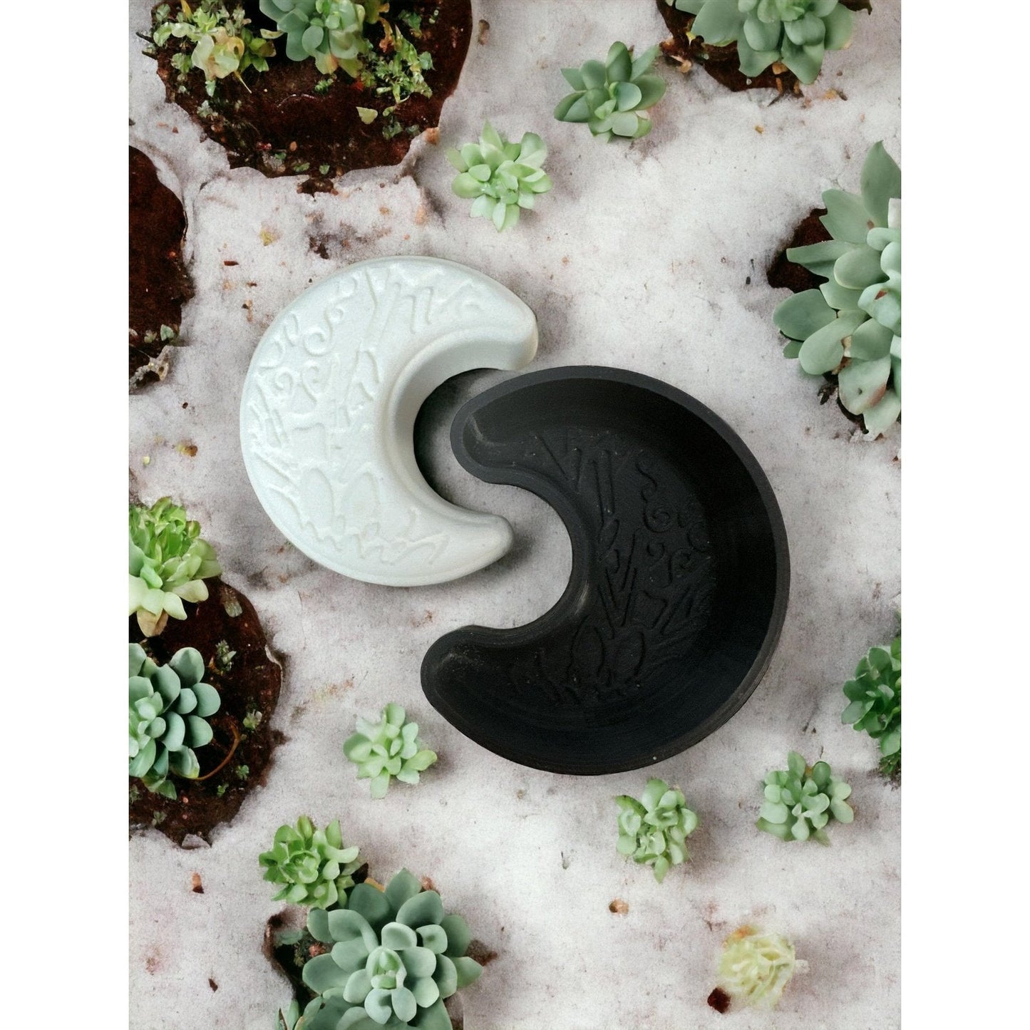 New Moon Hybrid Mold