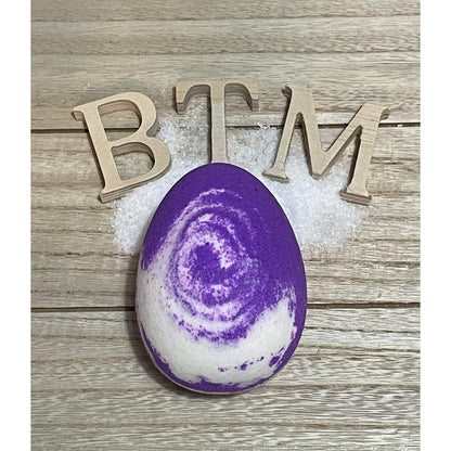 Egg Bombshell Bath Bomb Hand Mold