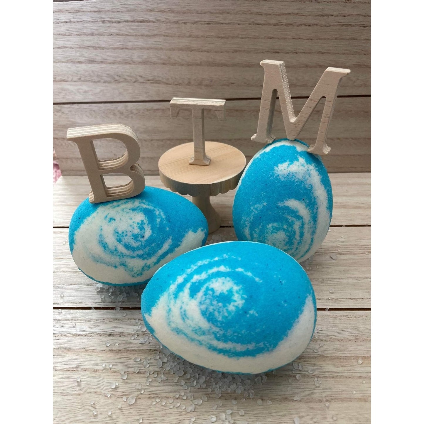 Egg Bombshell Bath Bomb Hand Mold