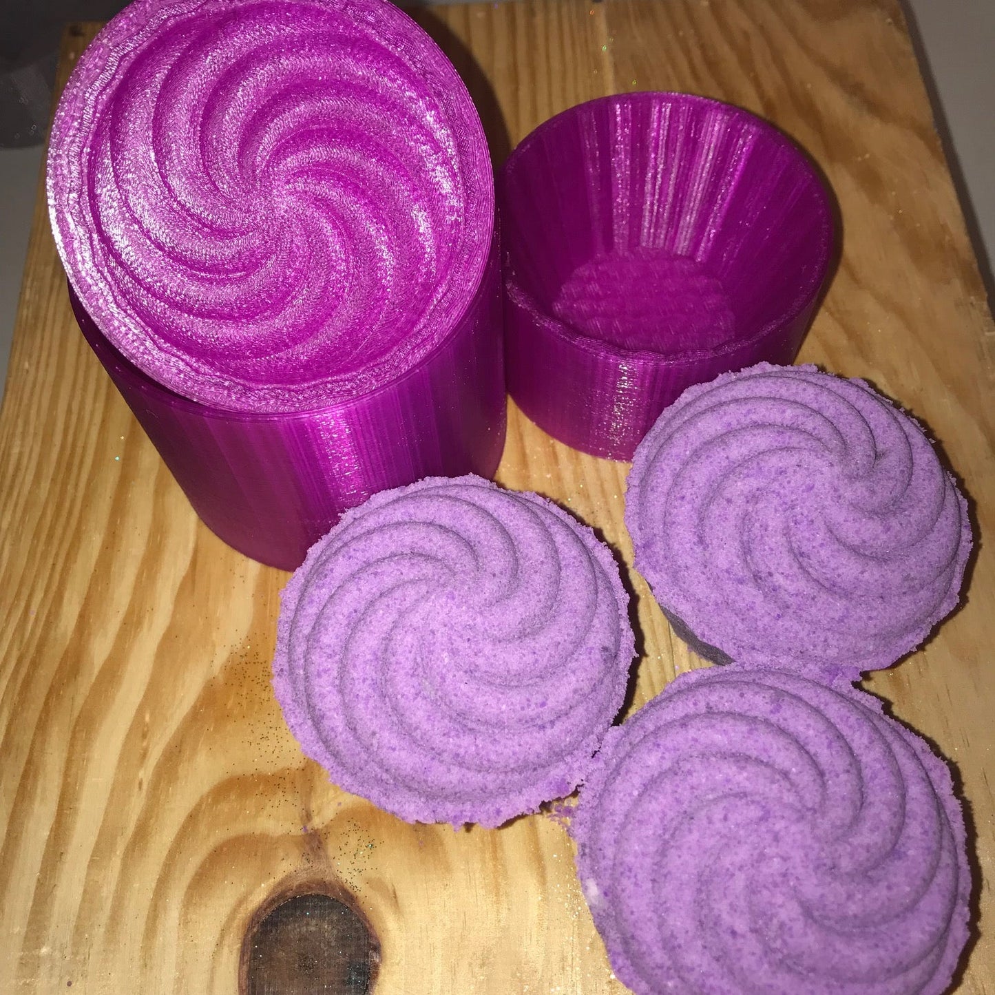 Cupcake Bath Bomb Hand Mold