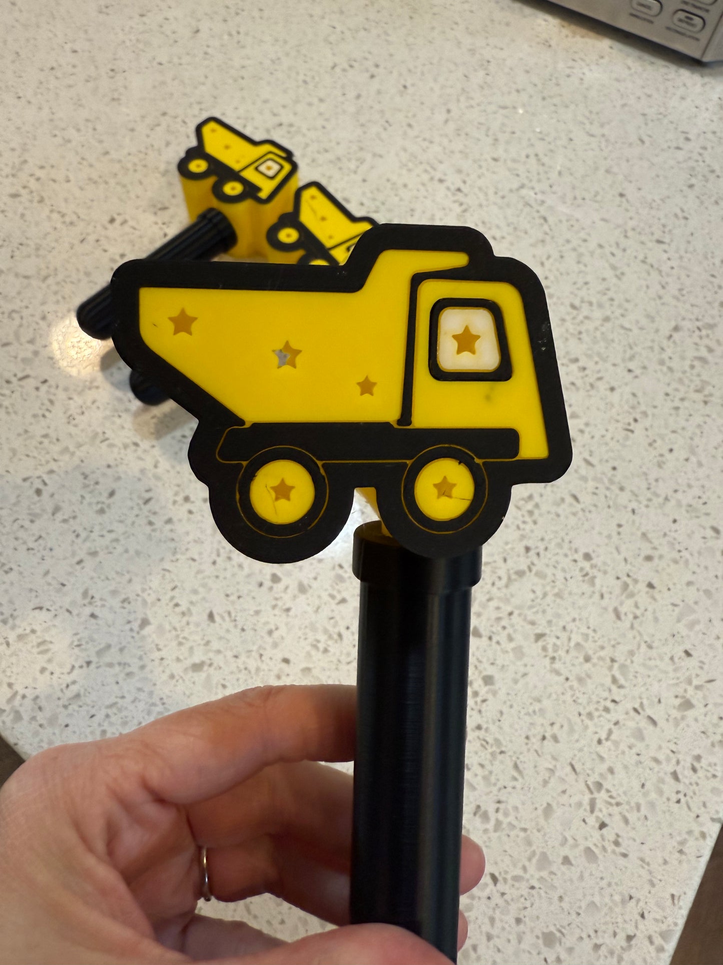 Dump Truck - Magical Bath Wand