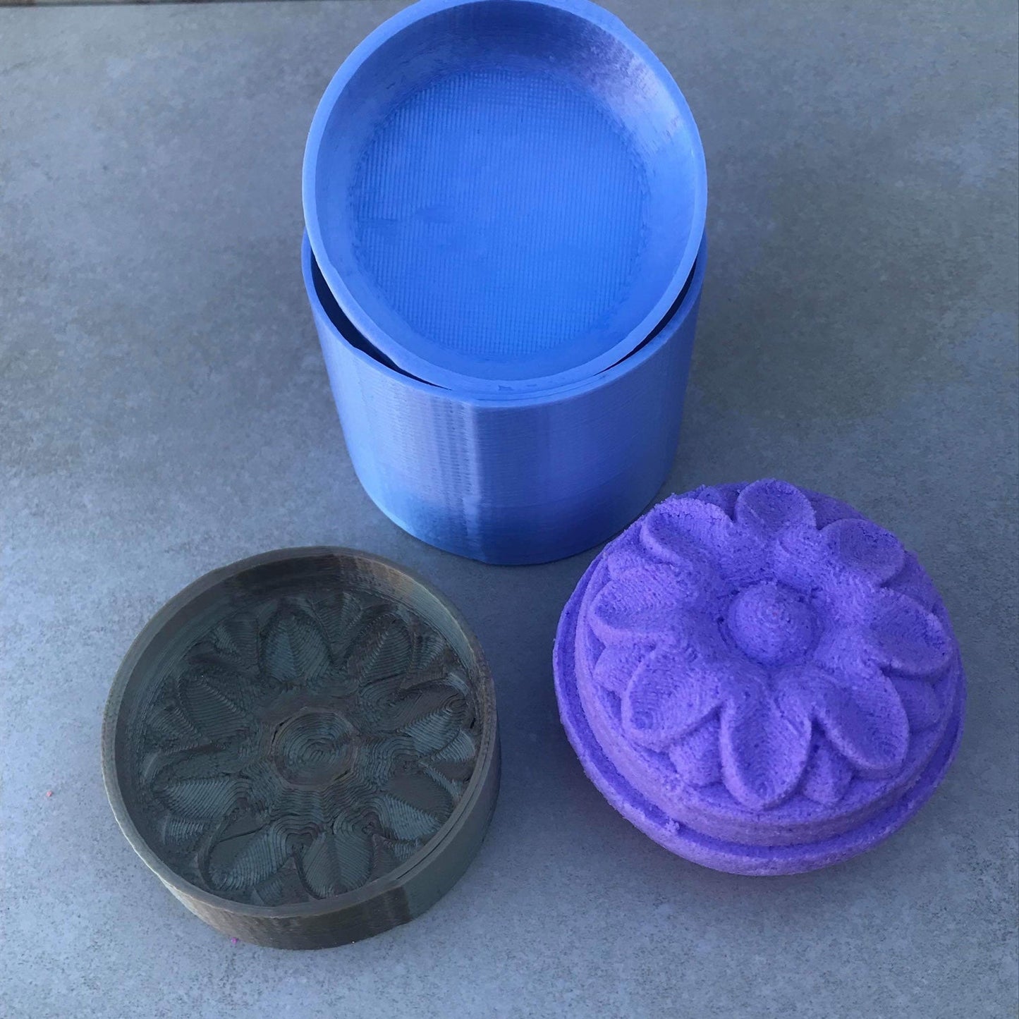 Tablet - Patterned Plates Bath Bomb Hand Mold