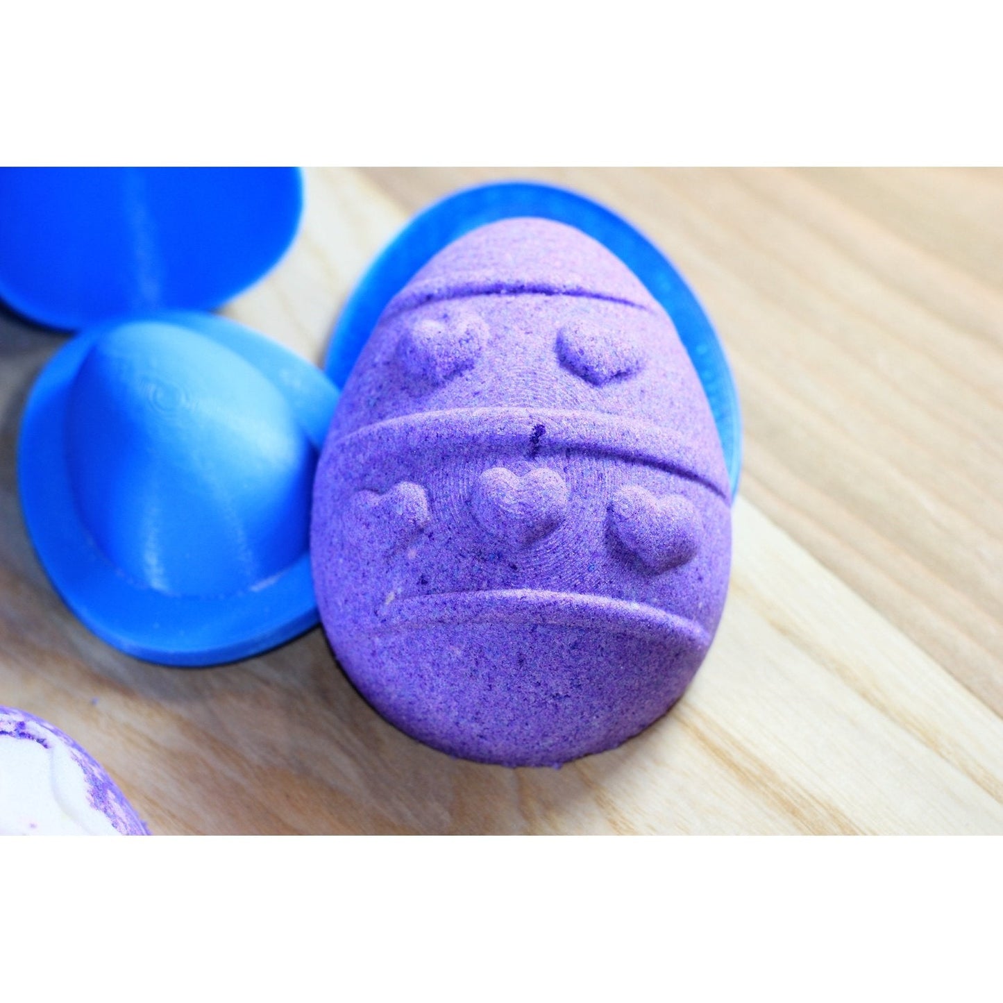 Egg Bombshell Bath Bomb Hand Mold