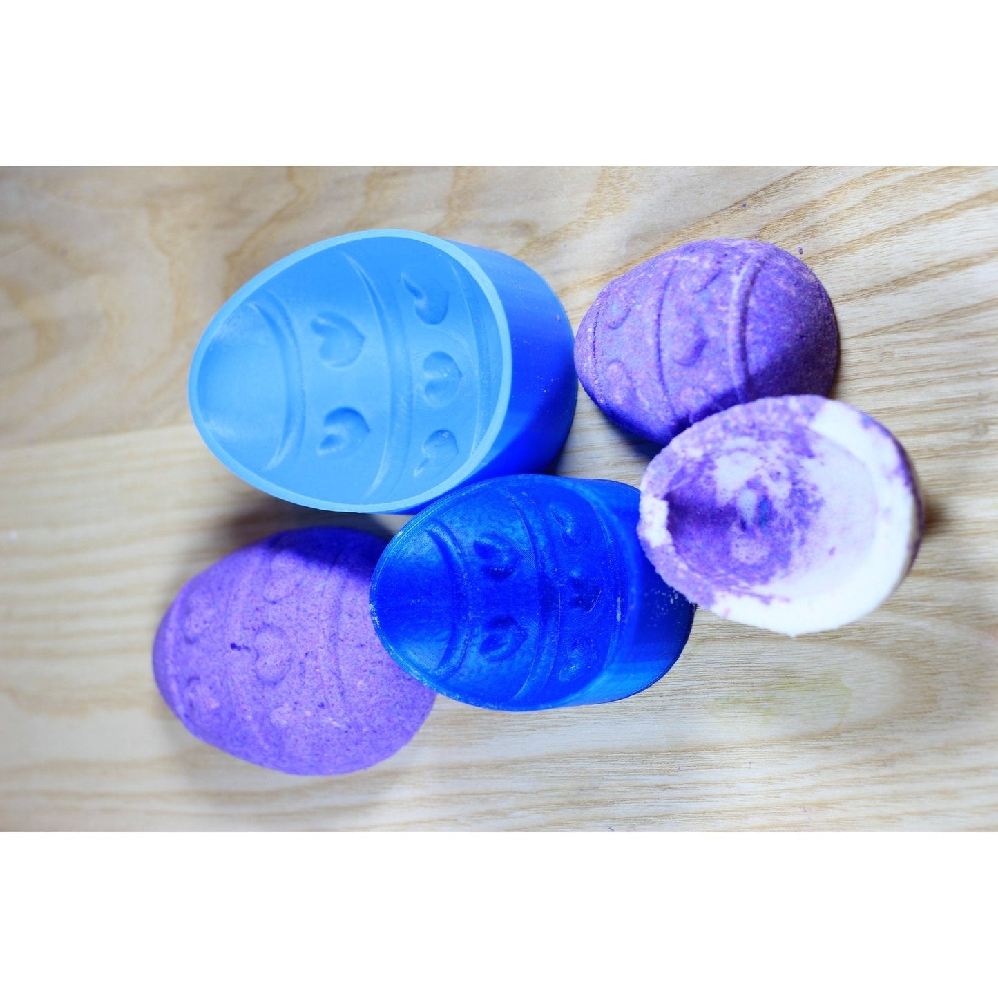 Egg Bombshell Bath Bomb Hand Mold