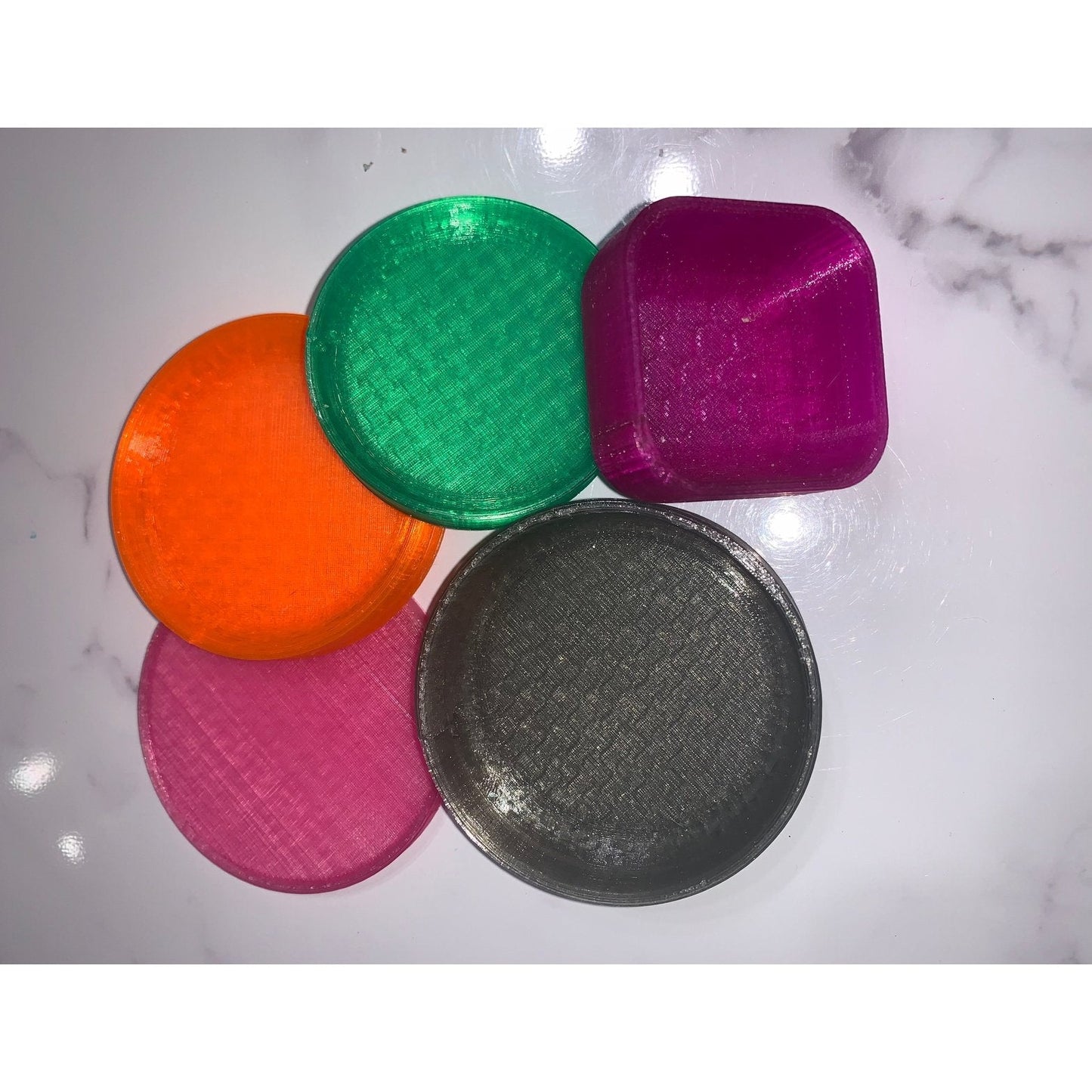 Tablet Bath Bomb Hand Mold (Shampoo)