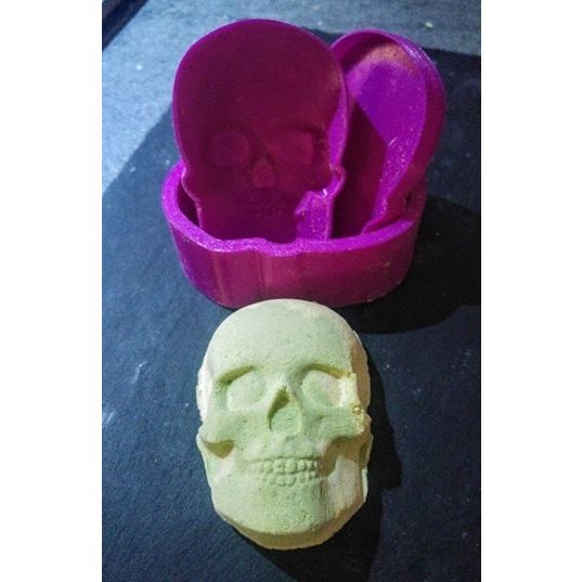 Skull Bath Bomb Hand Mold