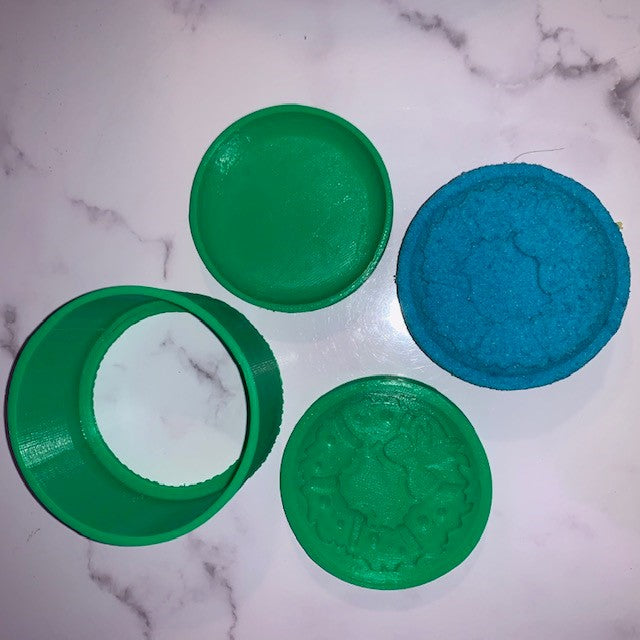 Wreath Bath Bomb Hand Mold