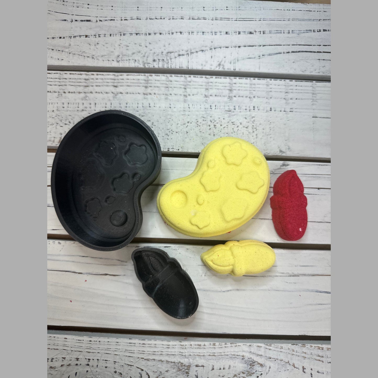 Paint Palette & Paint Brush Hybrid Mold